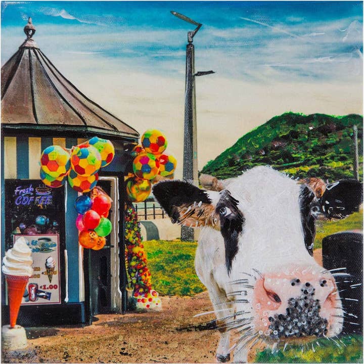 Moo Selfie på Bray Promenade for engroshandel hos Kelly Hood Art & Design Studio