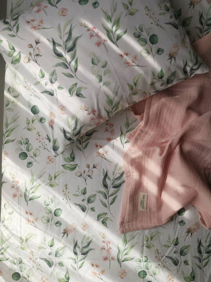 Sábana bajera ajustable de algodón orgánico Soft Garden para venta al por mayor de Baby Laurel Organics