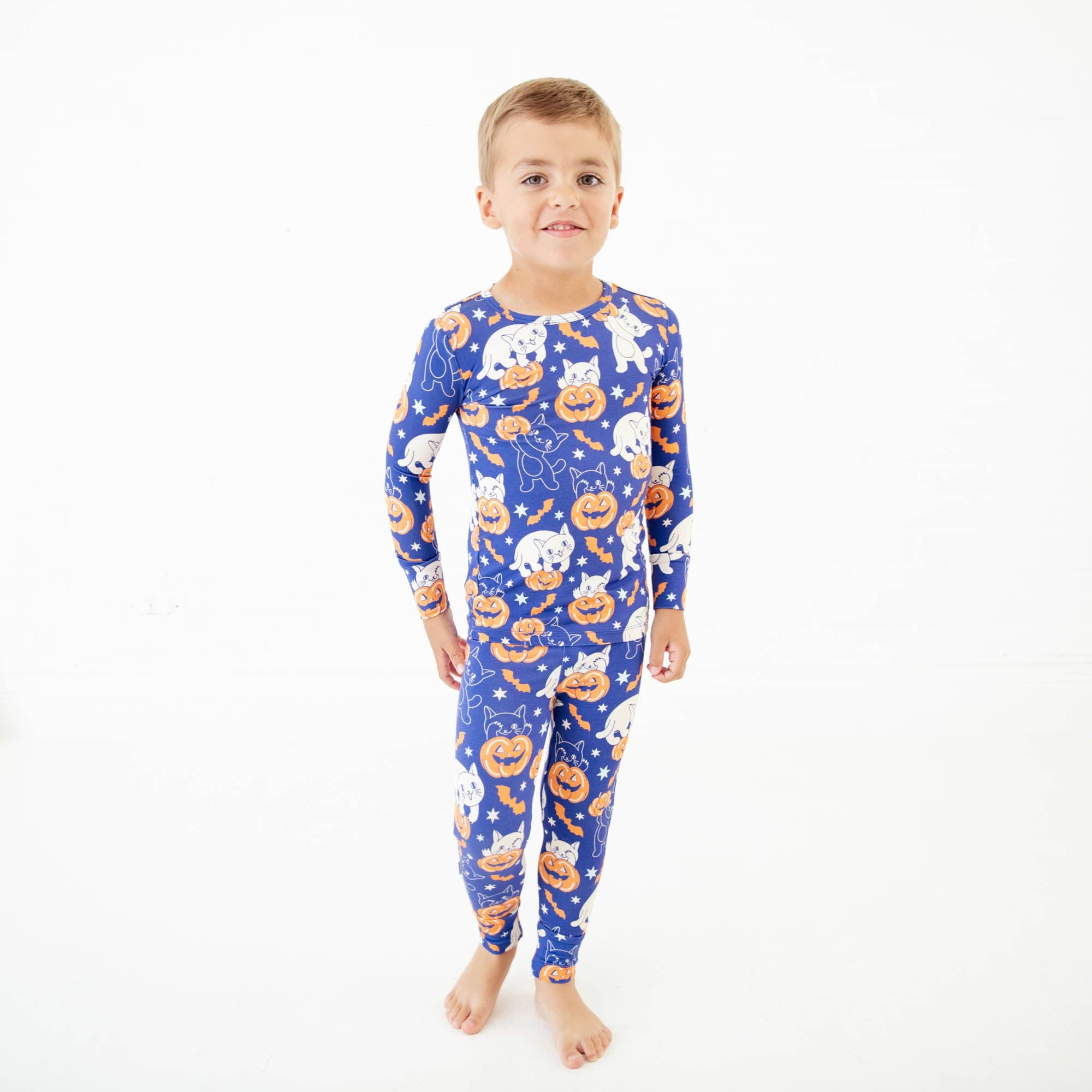 Dreamiere – Großhandel Schlafanzug-Set – Kinder – Feline Gruseliges Halloween-Katzen-Pyjama-Set für Kinder aus Bambus, zweiteilig3