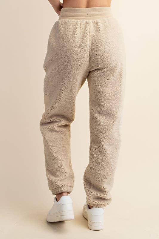 Sunday Morning - Wholesale Lounge Sweatpants/Joggers - Women's - P236337 RELAXED FIT MICRO SHERPA CARGO SWEATPANTS12