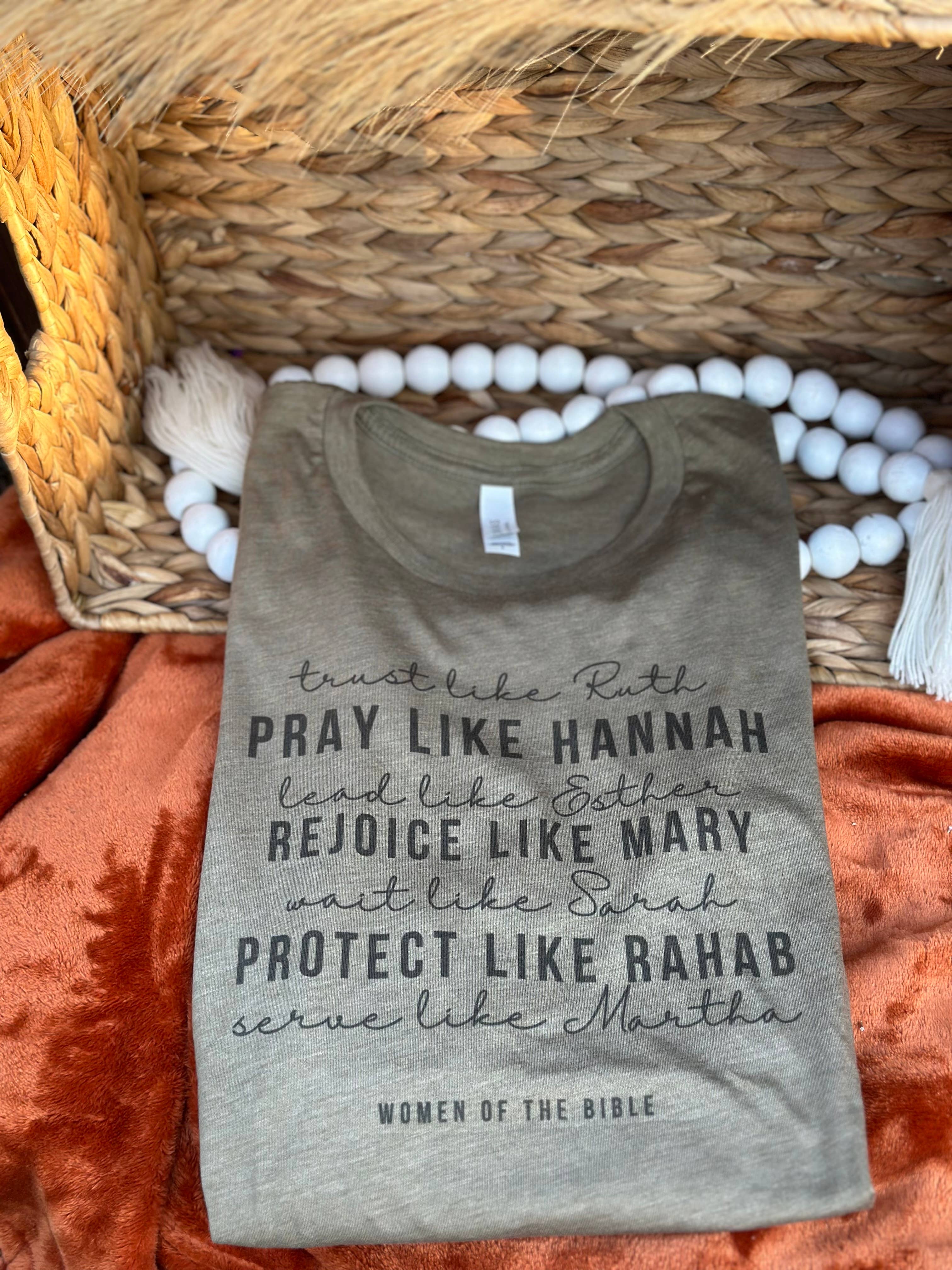 Only Grace Company – wholesale T-shirts med screentryck – Dam – Women of the Bible Army Grön Christian T-shirt 2