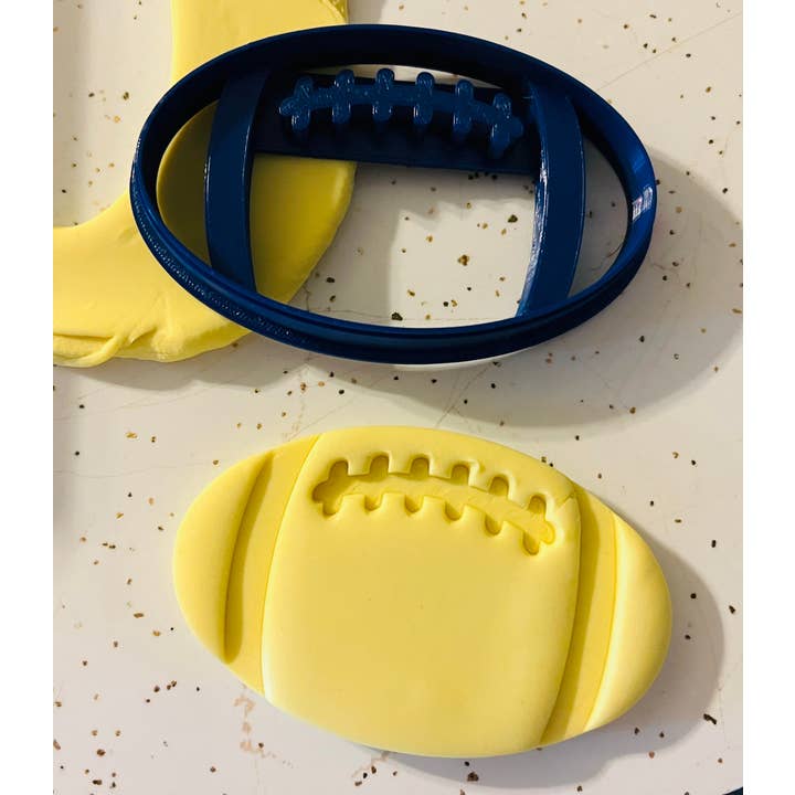 Emporte-pièce Football pour la vente par Layered Creations LLC