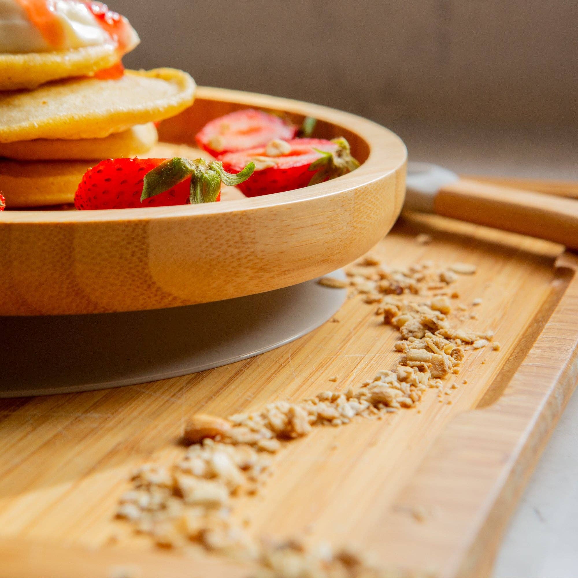 Rinkit Ltd – Prato - Crianças e bebés por atacado – Prato Infantil de Bambu com Ventosa - Tiny Dining1