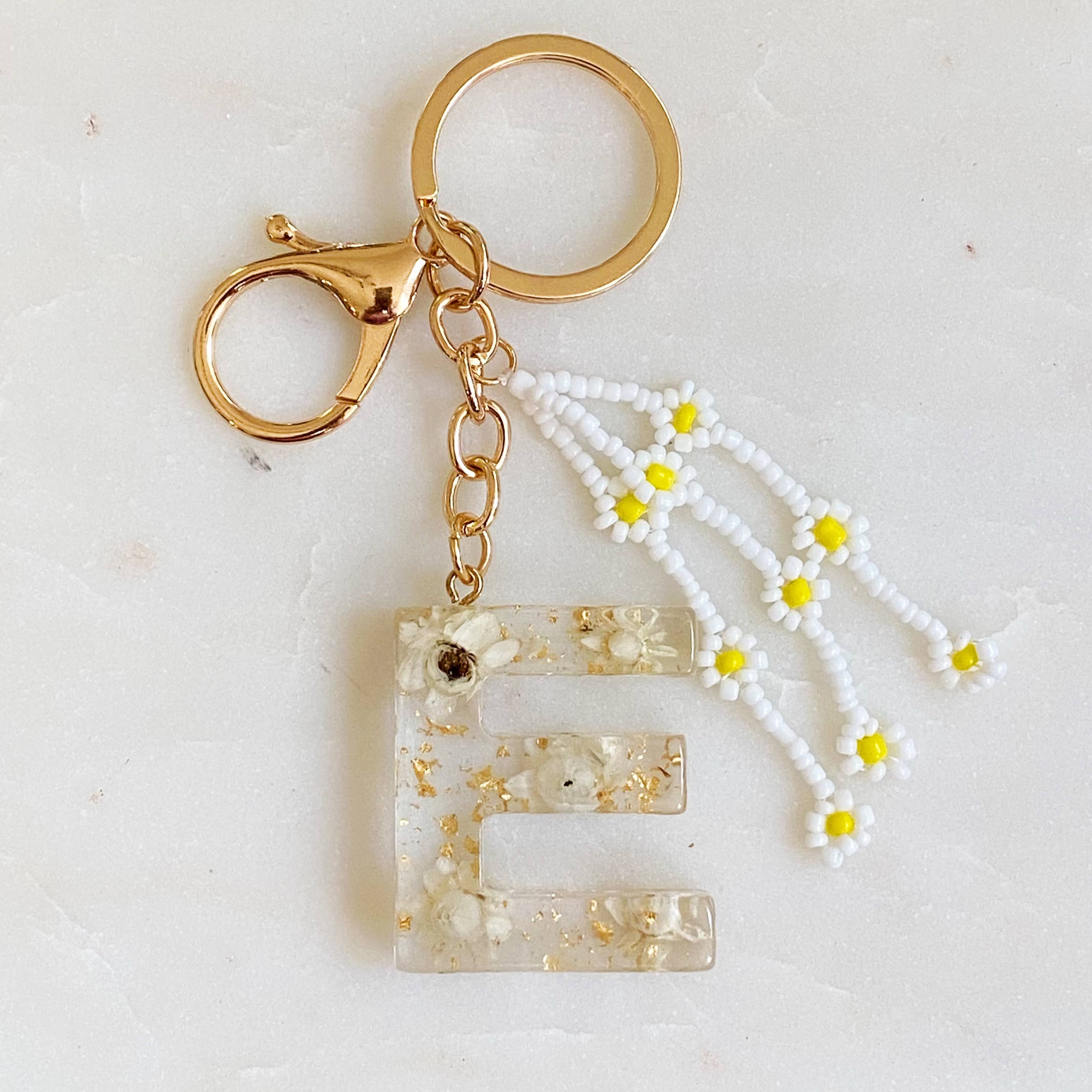 Ellison+Young – wholesale Keychain – Women's – Baby Daisy Initial Key Chain4