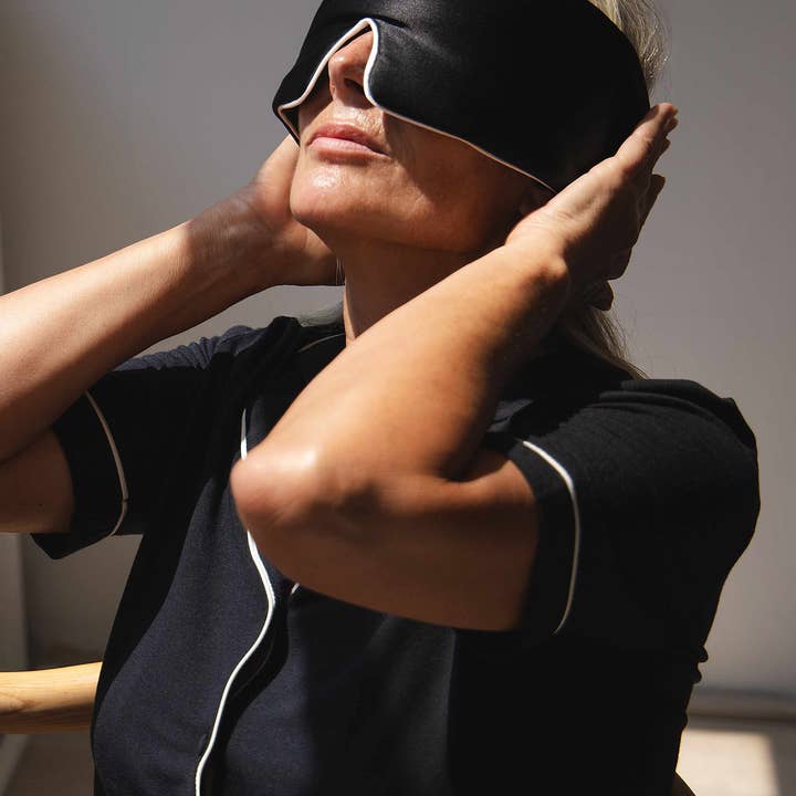 Drowsy Sleep Co. - Wholesale Sleep/Eye Mask - Black Jade Pipe Dreams Silk Sleep Mask