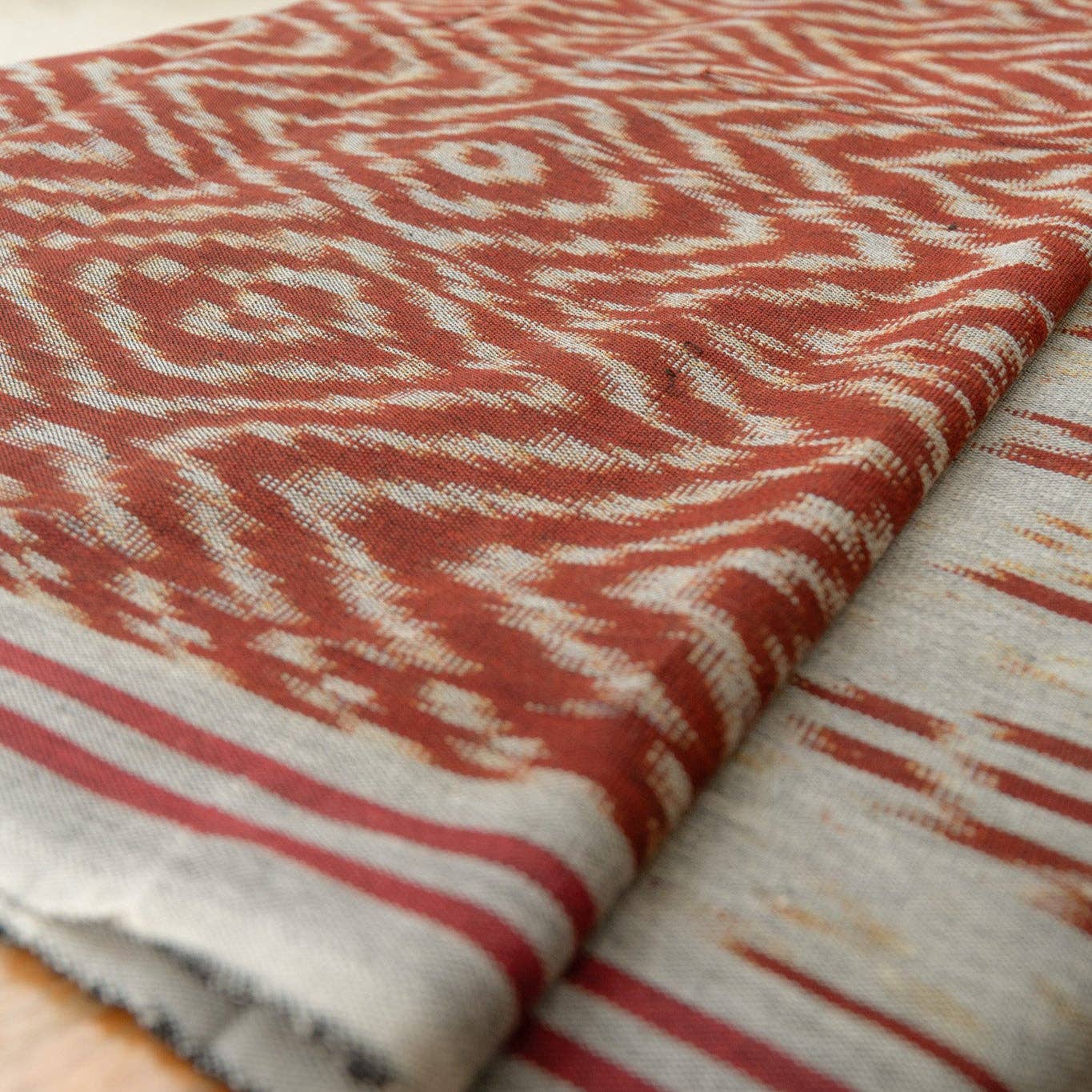 Kayu&Co. - Wholesale Throw blanket - Terracotta Dawn Handloom Blanket4