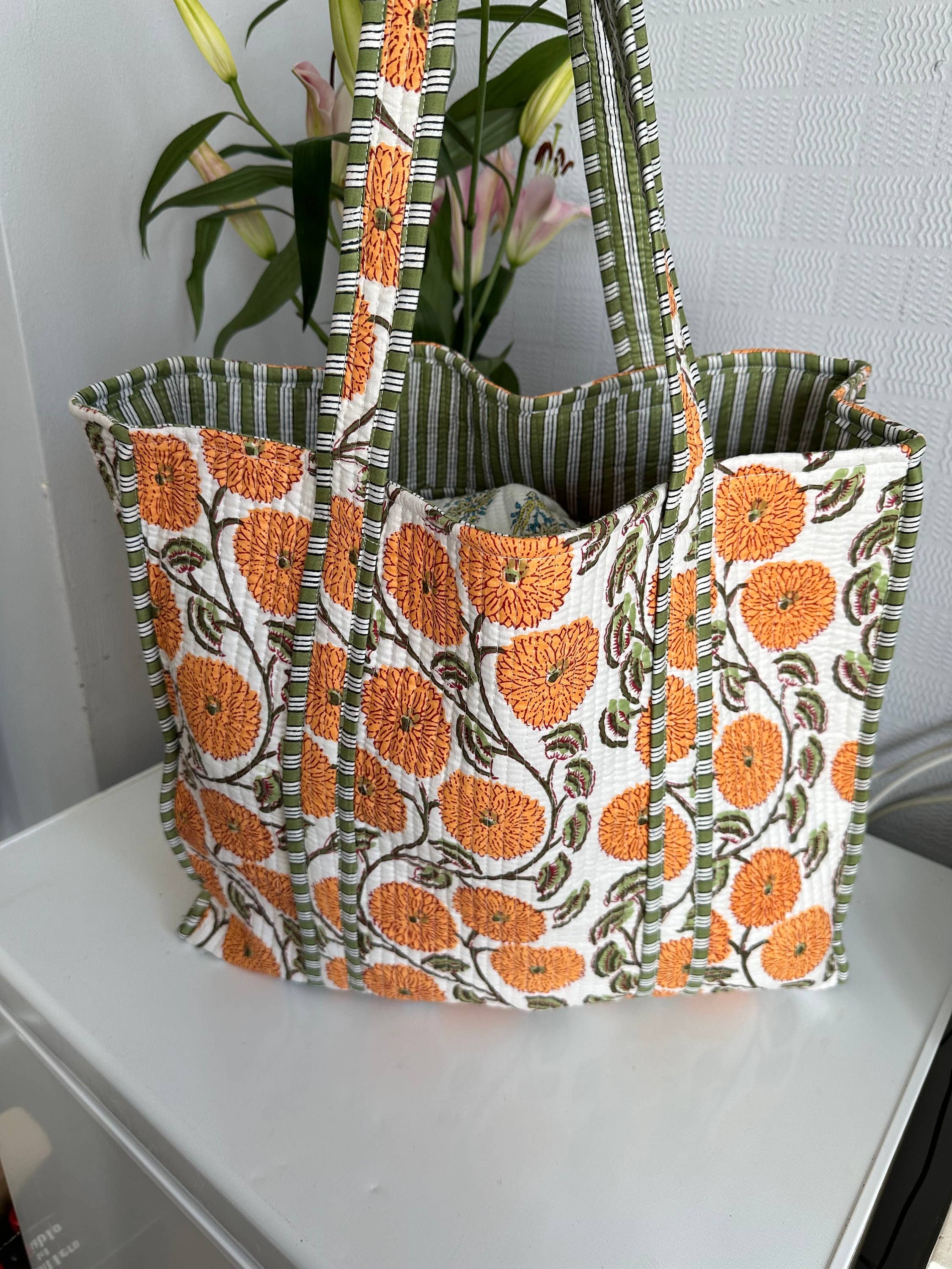 Funky Yak Ltd – wholesale Bärkasse - Dam – Vändbar boho-shoppingväska med kviltat Kantha 100 % bomull, extra stor1