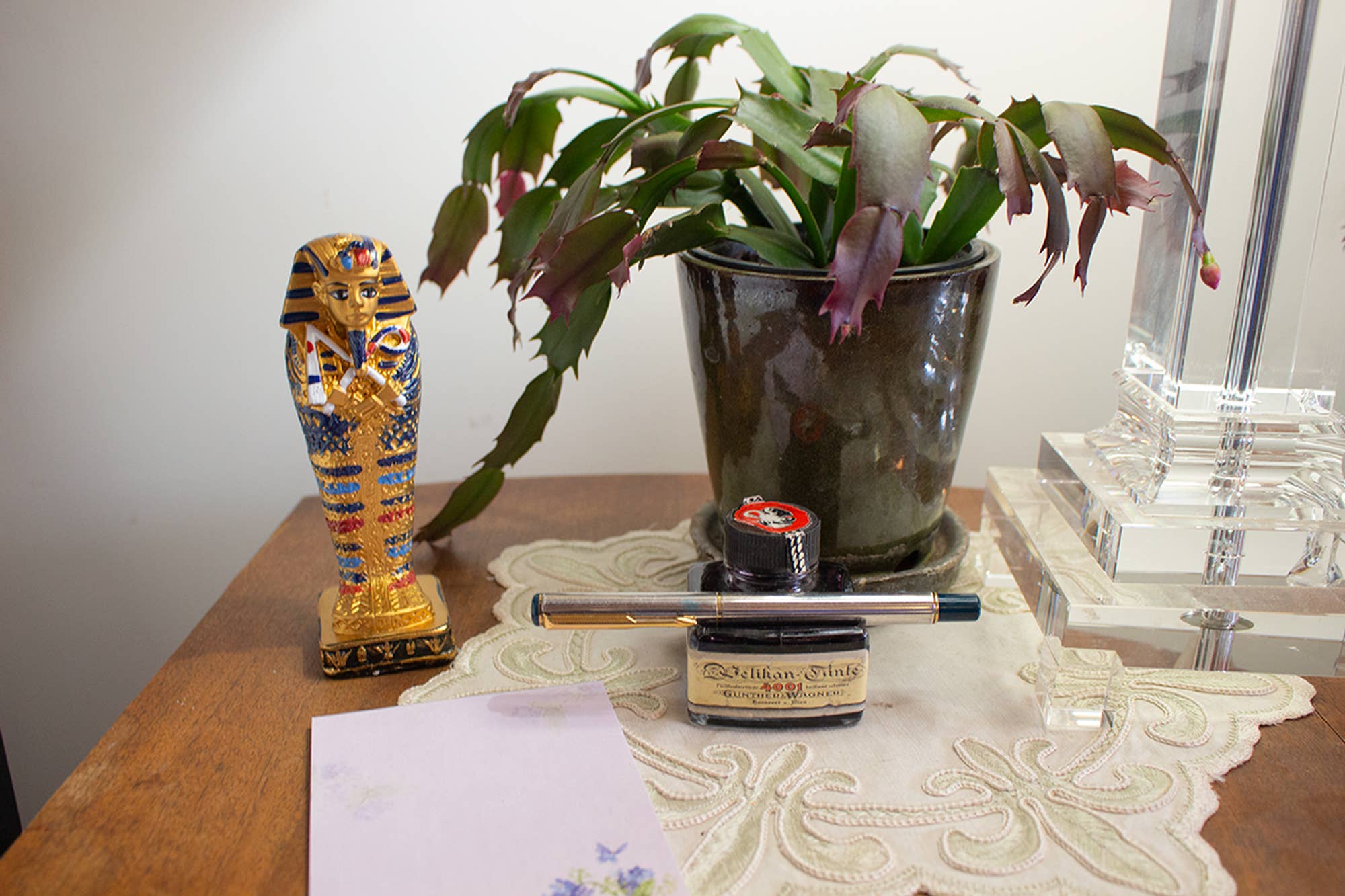 Discoveries, Inc. - Wholesale Decorative Figurine - Standing Sarcophagus Statue Gypsum - 6" - Made in Egypt1