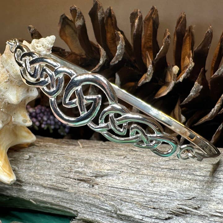 Violetta armbånd med keltisk knude i sterling sølv for engroshandel hos Celtic Crystal Designs Jewelry & Gifts