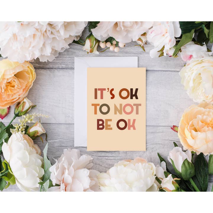 Het is OK om niet OK te zijn || Wenskaart voor wholesale door Devine Design Co