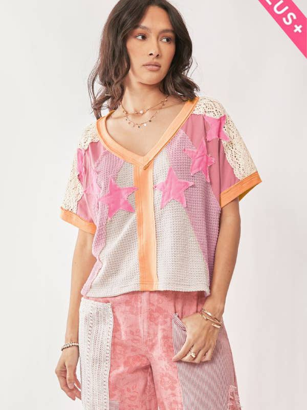 PLUS STJÄRNA PATCH FÄRGBLOCKERAD TOPP MED NEDFÄLLDA AXLAR för wholesale av Davi & Dani