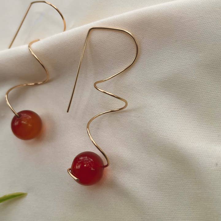 Carnelian Örhängen för wholesale av Nish Rene LLC