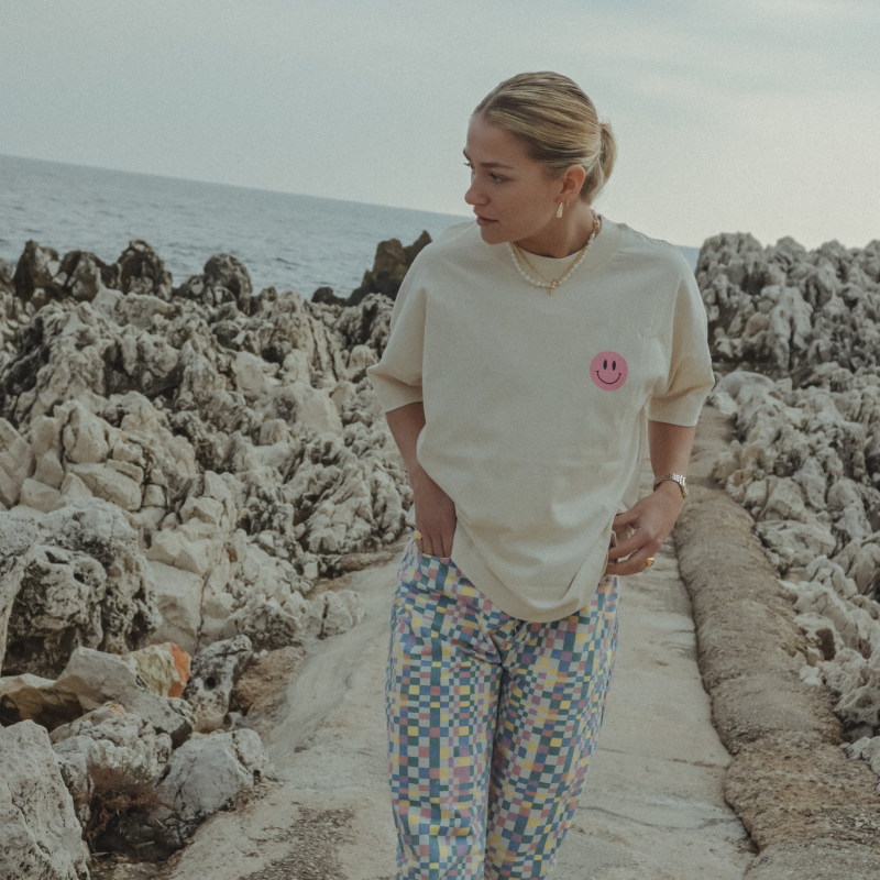 Atelier Jean - Wholesale Screen Printed T-Shirt - Women's - PINK SMILEY T-SHIRT2