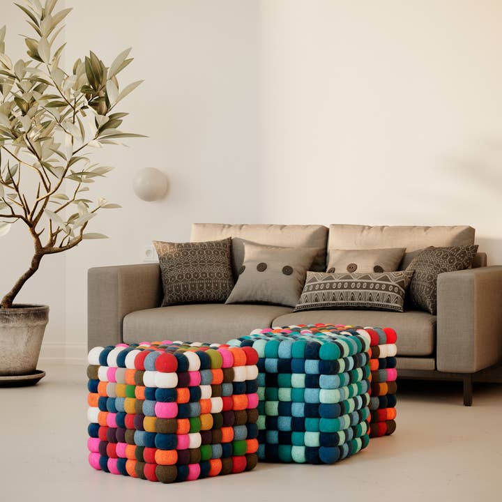 Reefelt - Venta al por mayor Puf - Puf otomano con forma de bola de fieltro multicolor4