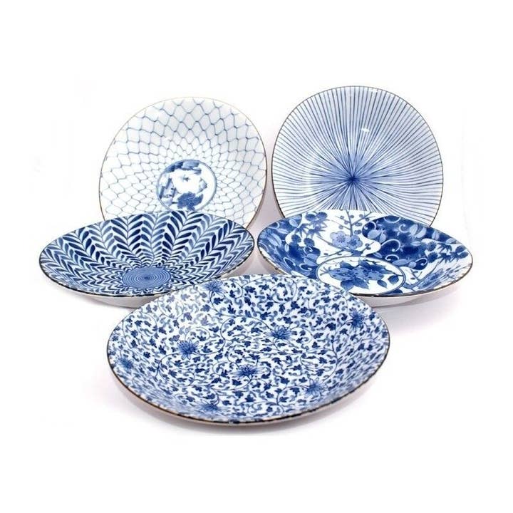 Set of 5 plates with floral designs and elegant lines for wholesale by Maison jiki