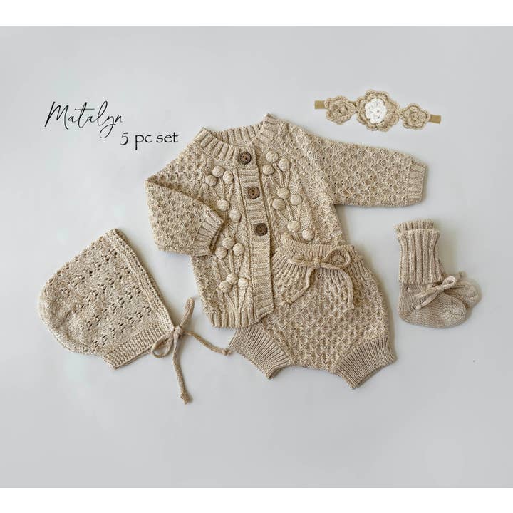 OLIVE & CRADLE - Venta al por mayor Conjunto de ropa - Bebés - Conjunto Matalyn de Pom tejido a mano Avena4