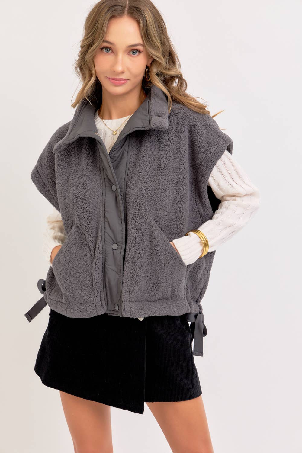 Sweet Lovely by Jen - Wholesale Outerwear Vest - Women's - OVERSIZED FLEECE VEST15