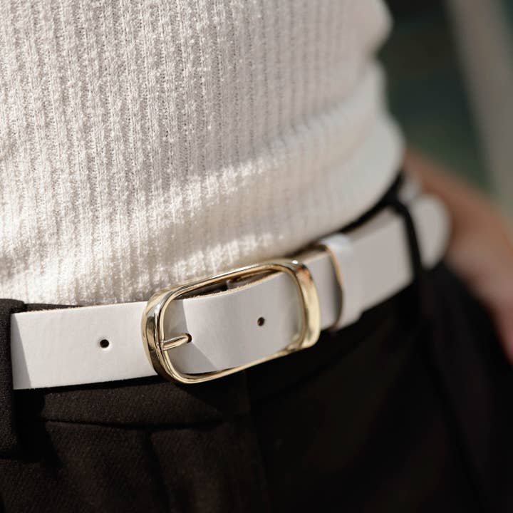 Amsterdam Heritage Leather Belts, Bags, Jackets & Apparel - Wholesale Belt - Women's - Lasse | Gold Buckle Skinny Classic Design Leather Belt Women18