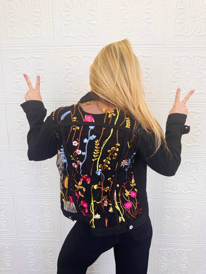 Veste en jean Sienna Lace pour la vente par River Rose