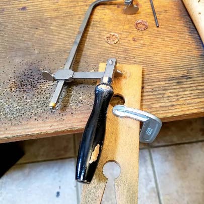 Lost Things Artisan Jewelry - Vente Colliers à pendentif - Collier Coin. Pièces de dix cents canadiens en argent taillé à5