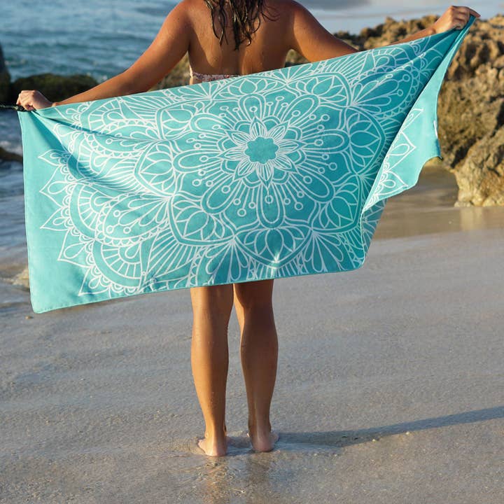 Wanderlight Canada - Wholesale Beach Towel - Eco Microfiber Travel Towel - Ella Turquoise3
