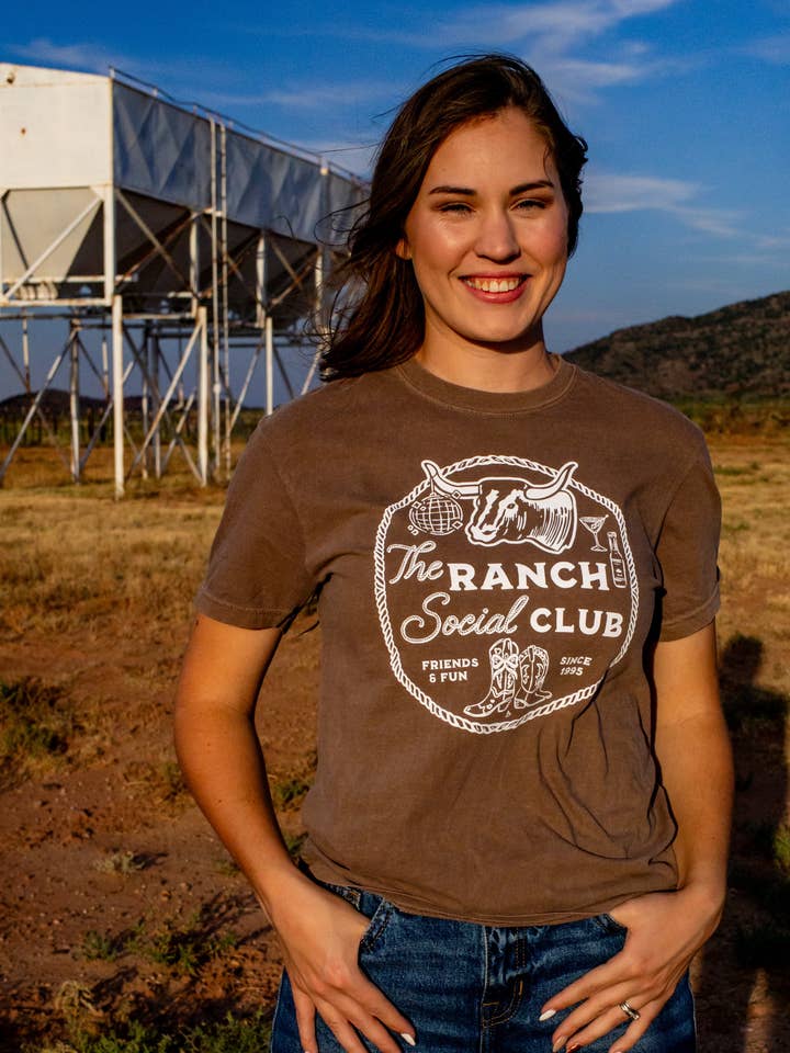 T-shirt à motif western The Ranch Social Club pour la vente par Rockin A Design