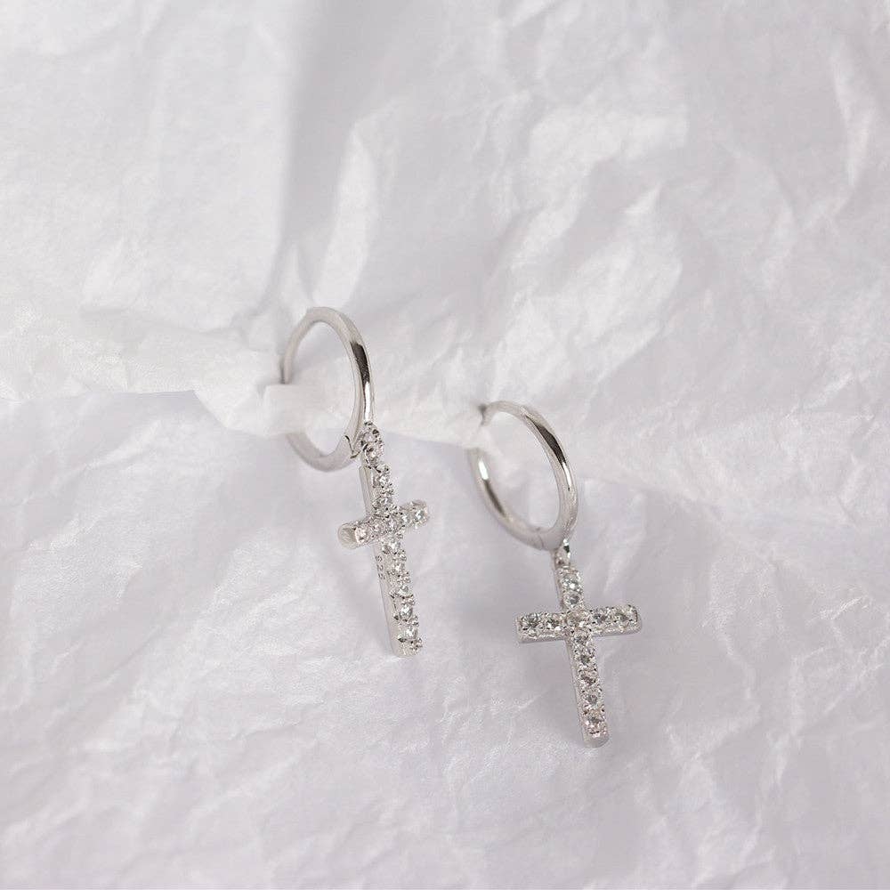 Perimade & Co. LLC - Vente Boucles d'oreilles pendantes - Créoles pendantes en forme de croix en argent sterling 9251