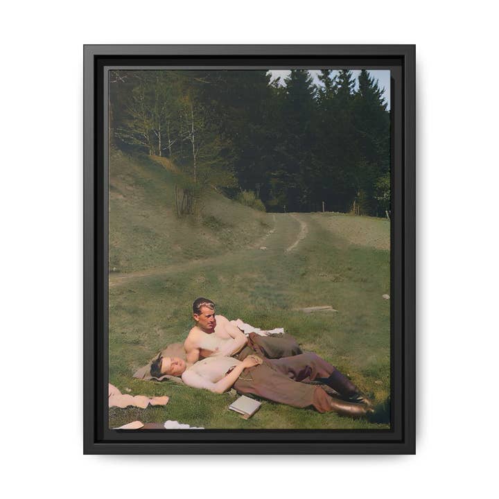 paire 073 | Photo Vintage Encadrée - Toile Mate pour la vente par Walt & Pete