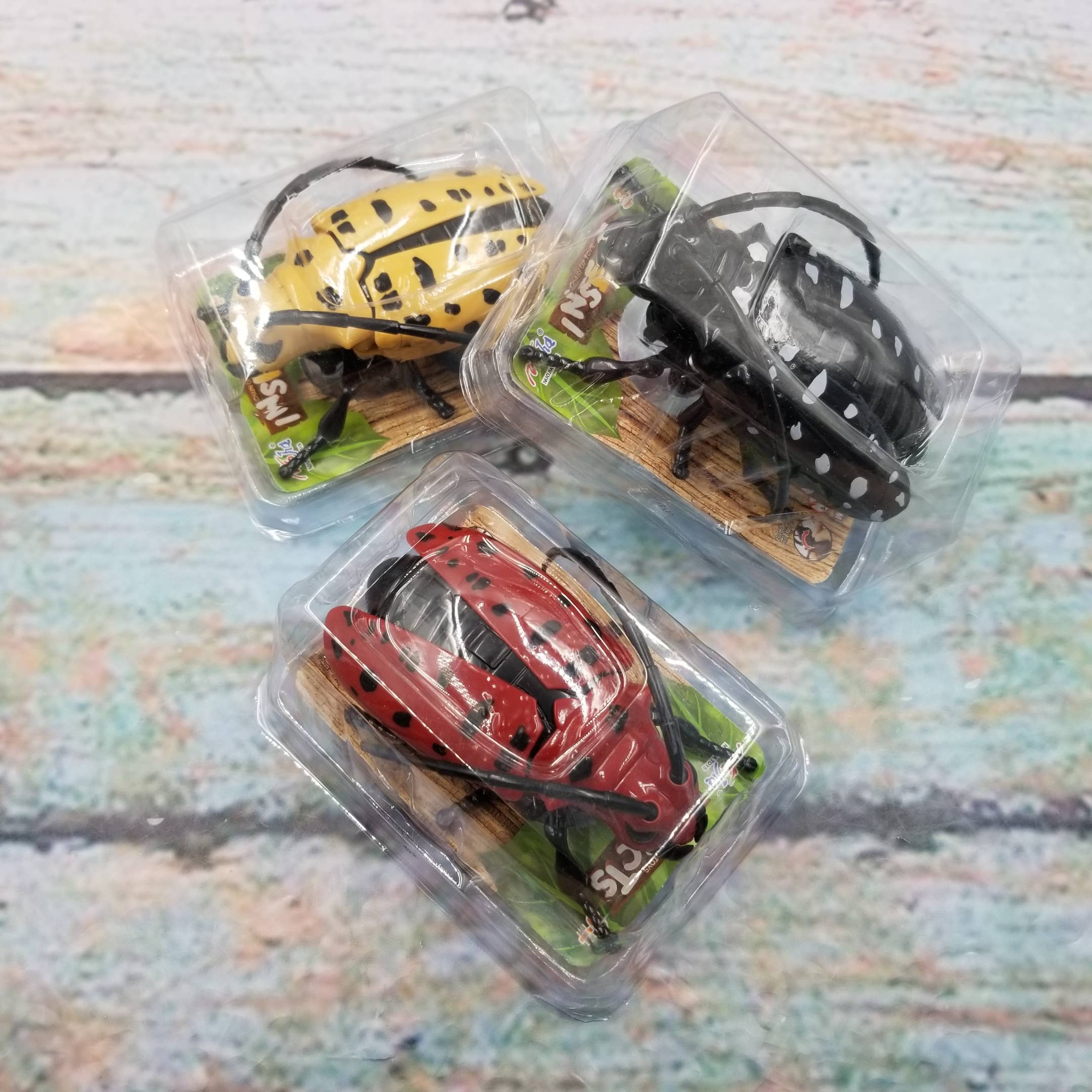 MIAS SHOP - Wholesale Classic Toy - Kids - Clockwork Chain Longhorn Beetle Crawling Toy5