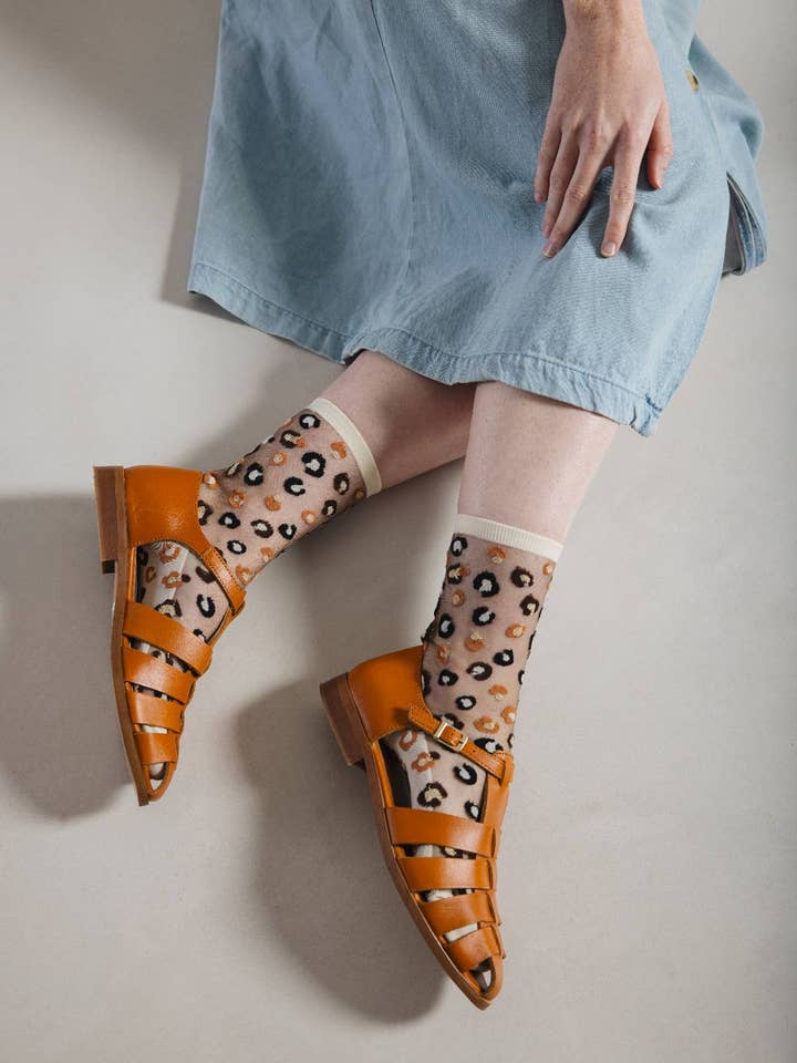 Atelier St Eustache - Vente Chaussettes – femme - Horseshoe Bend Crème • Chaussettes transparentes léopard3