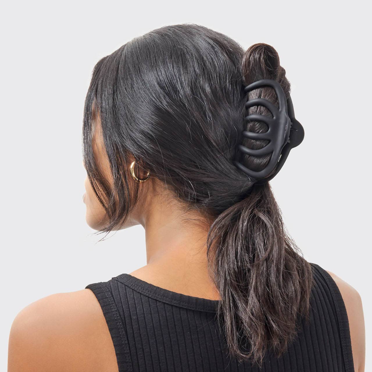 KITSCH - Vendita all'ingrosso Fermaglio per capelli - Donna - Set di 2 mollette a artiglio a forma di polpo in plastica riciclata - nero e tartarugato2