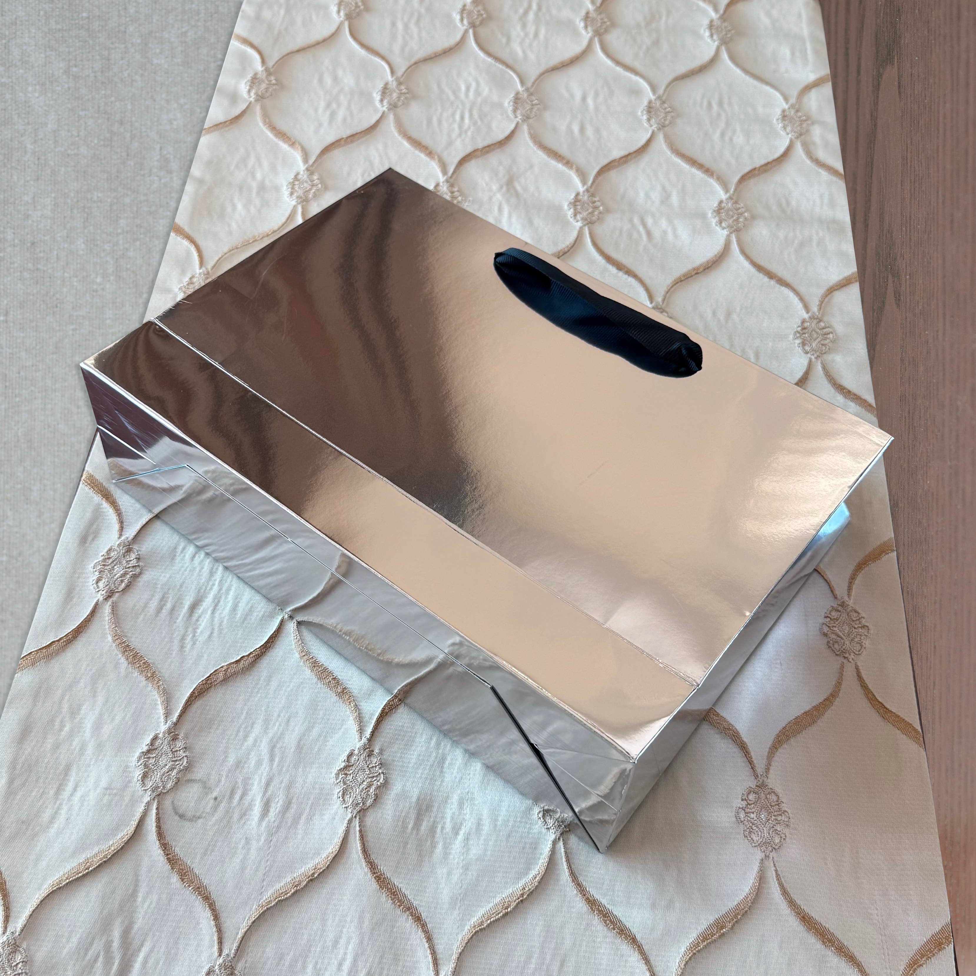 ByHome - Wholesale Gift Bag - Reflective Mirror Metallic silver paper gift bag w/ tissue1