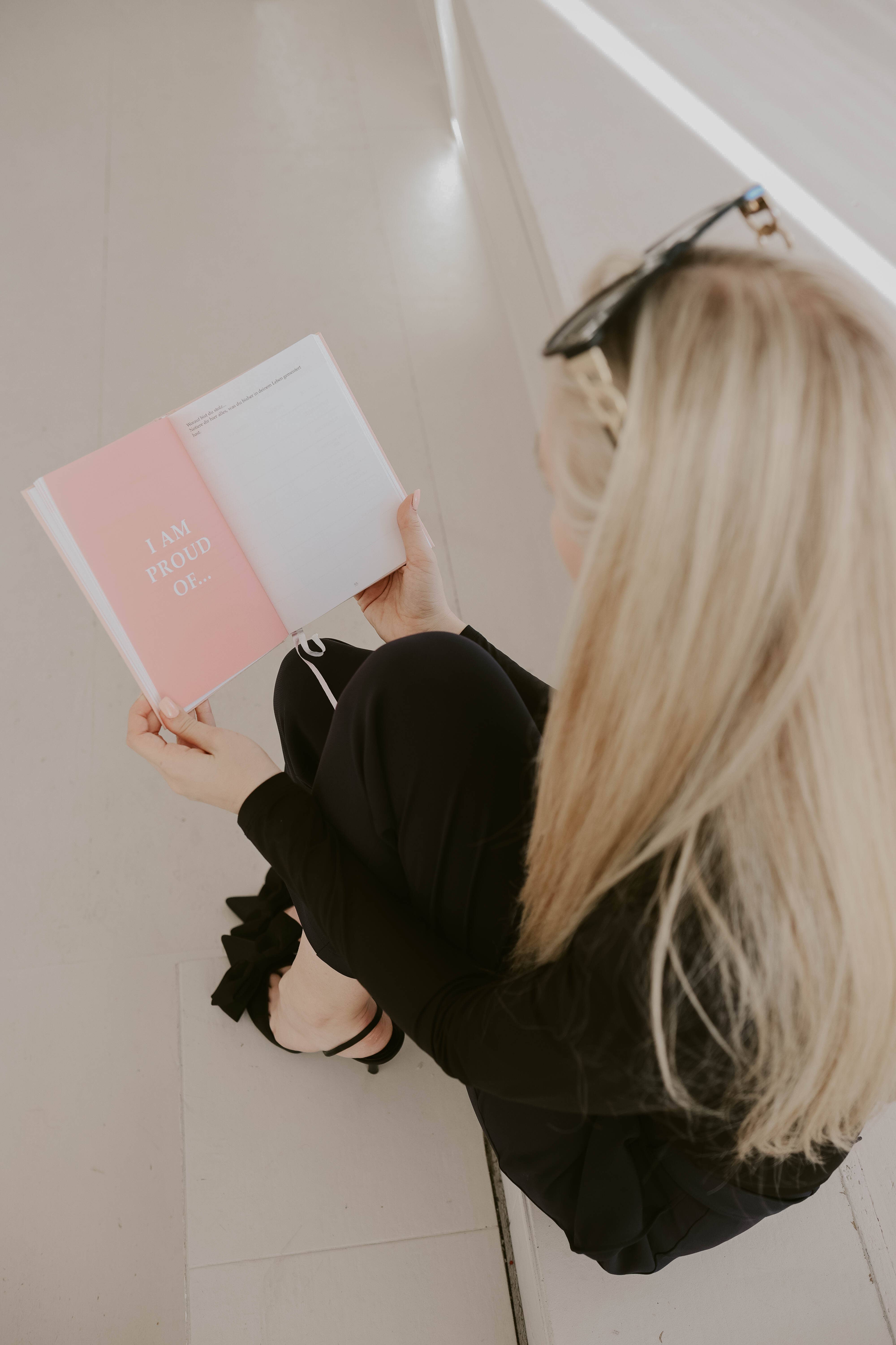 Pretty & Mindful - Wholesale Planner - Boss Babe Planner - Daily Planner for More Success - English12