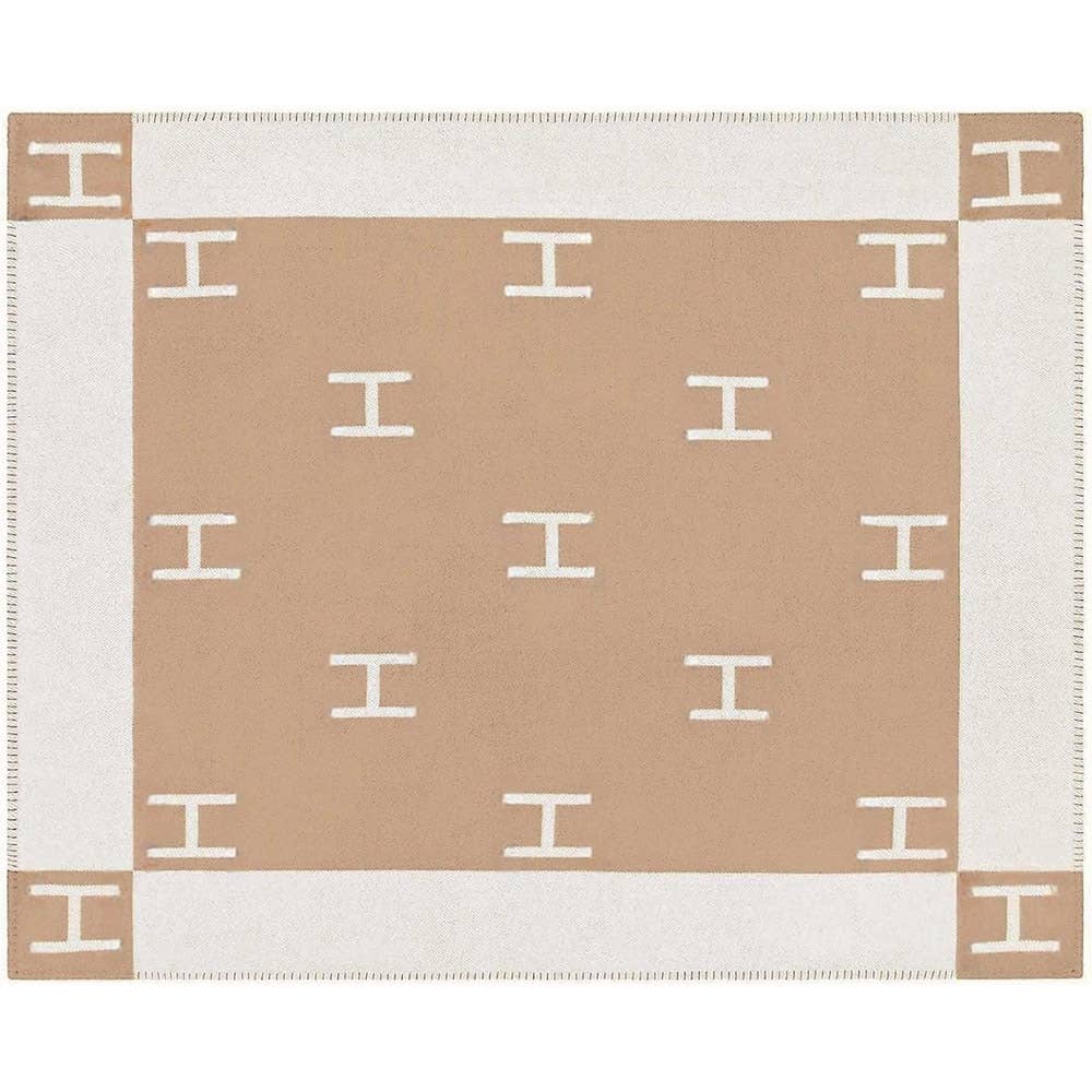 Sensibling Corp. - Wholesale Decoratiedeken - Monogrampatroon Omkeerbare Deken5