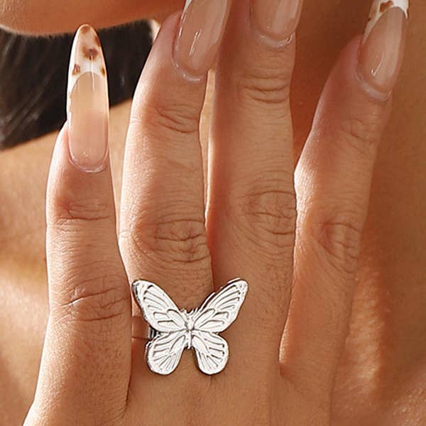 Accessoires voor ringen in vlindervorm voor wholesale door Plush Looks