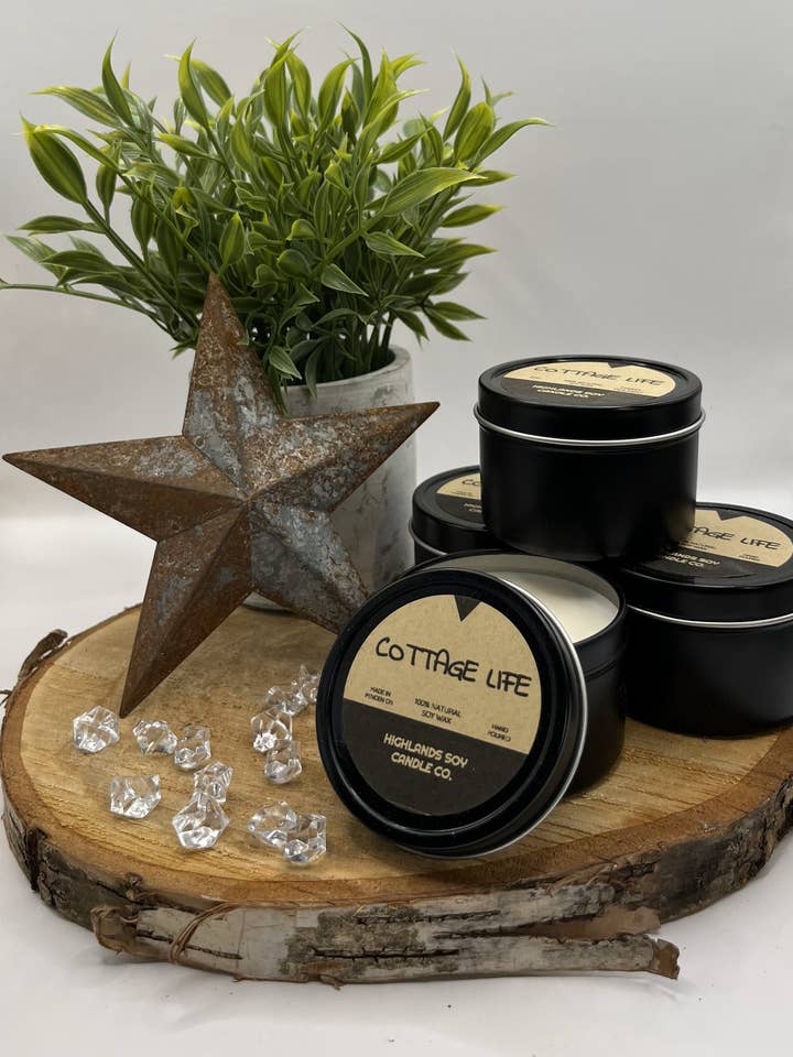 113g sojaljus i plåtburk - Traditionell bomullsveke för wholesale av Highlands Soy Candle Co.