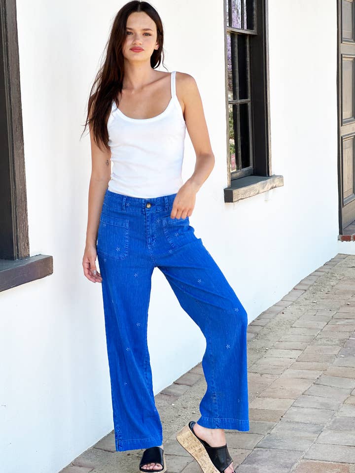 Pantalon à jambe droite Flower Power pour la vente par Billy T