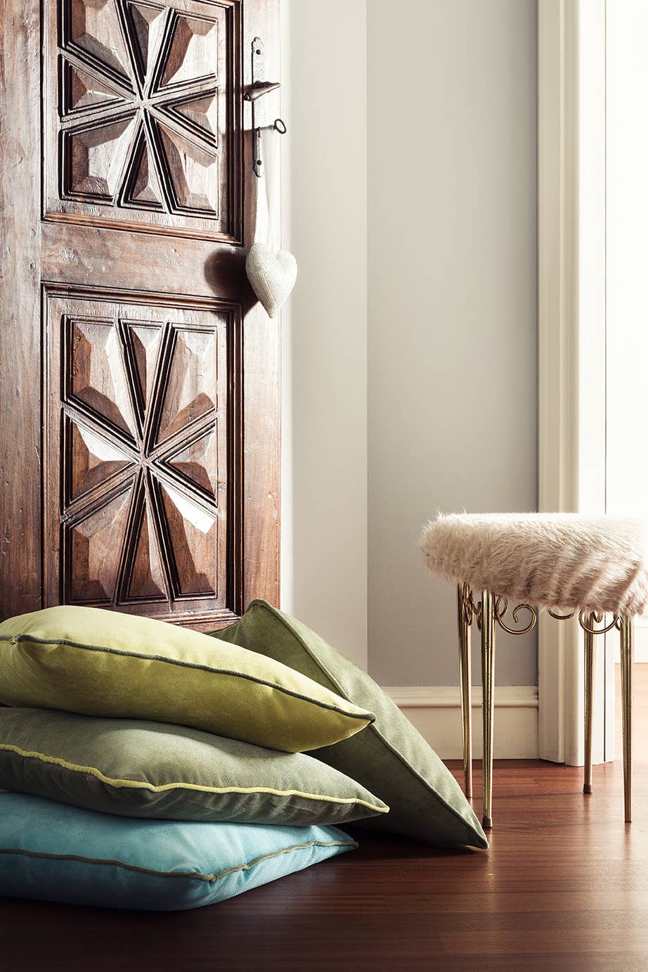 Lo Decor - Wholesale Decoratief kussen - HAPPY PILLOW fluwelen kussens met contrasterende bies3