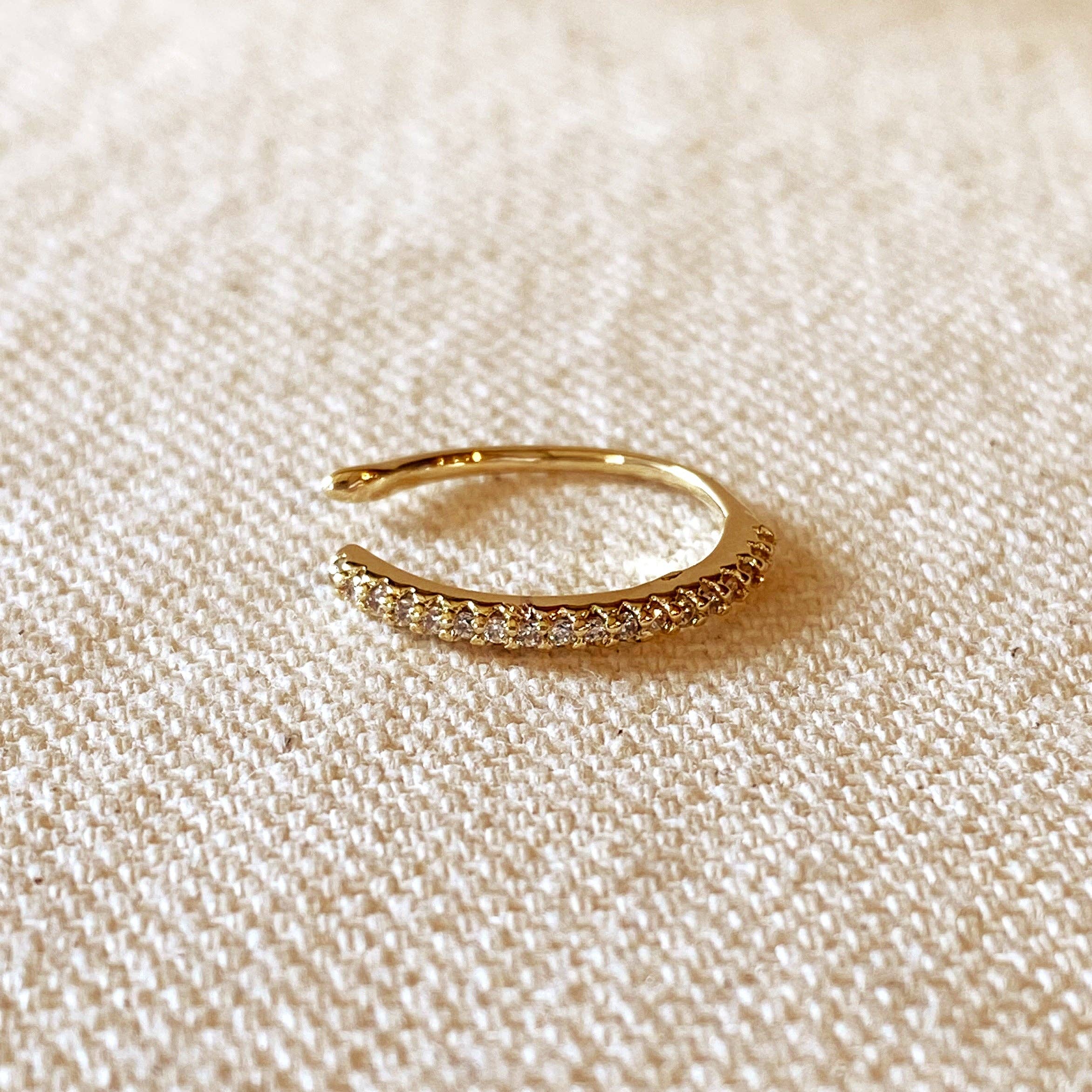 GoldFi – wholesale Earcuff-örhängen – Enkel öronmanschett med rad av kubisk zirkonia0