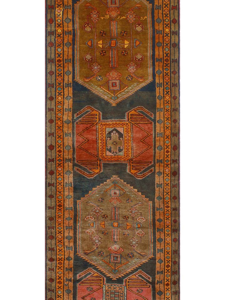 Beau coureur VTG Fariba Charbon/Brun, 110 cm x 328 cm pour la vente par Noori Rug