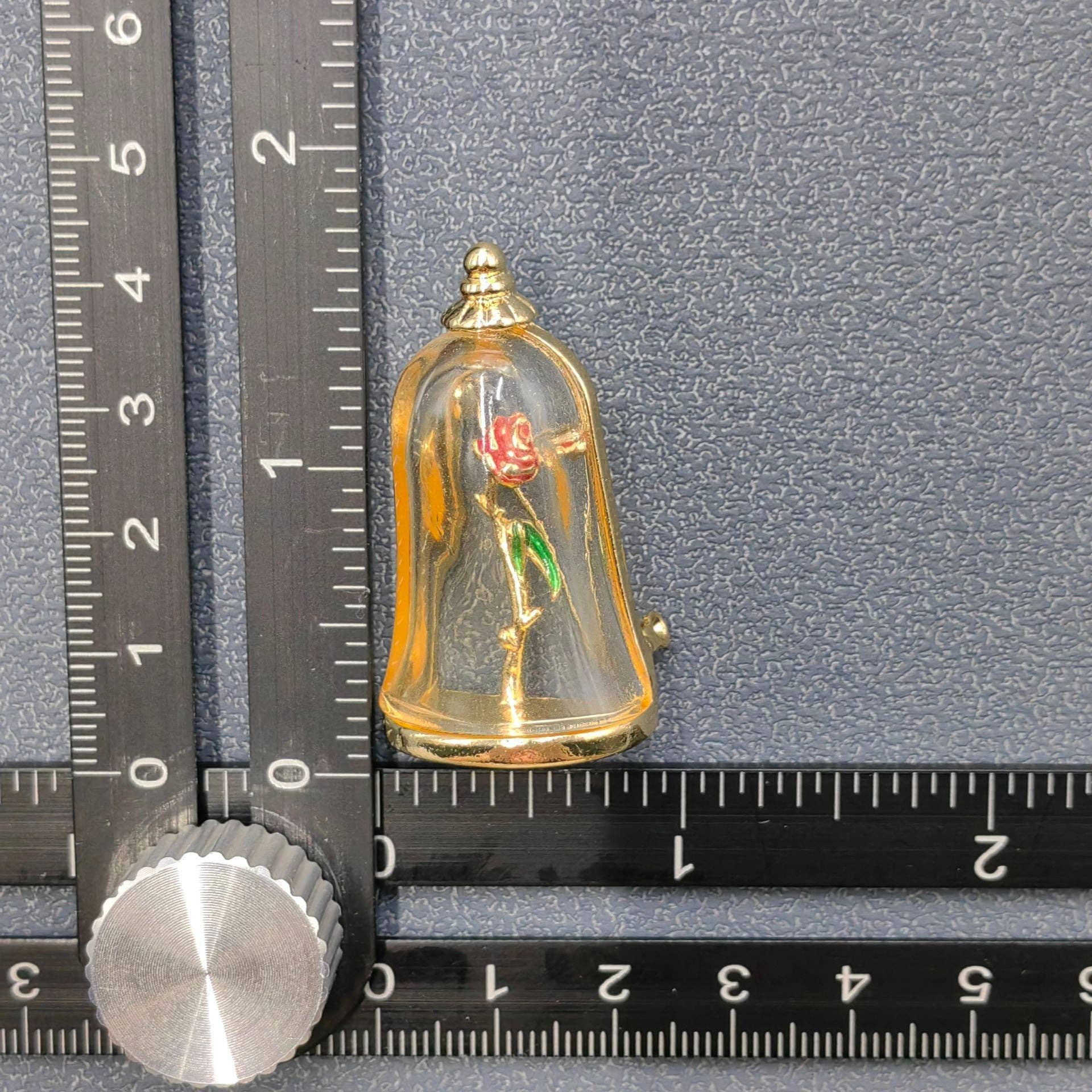 Mio Queena – alfinete de lapela por atacado – Broche vintage Rosa em Garrafa3