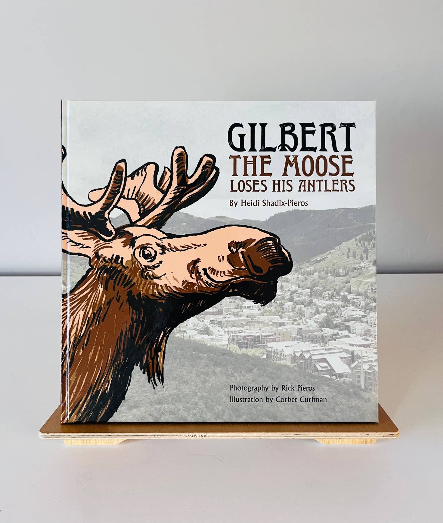 Gilbert The Moose - Rick Pieros Photography - Vendita all'ingrosso Preschool Book (3-5) - Gilbert the Moose Loses His Antlers - libro per bambini12