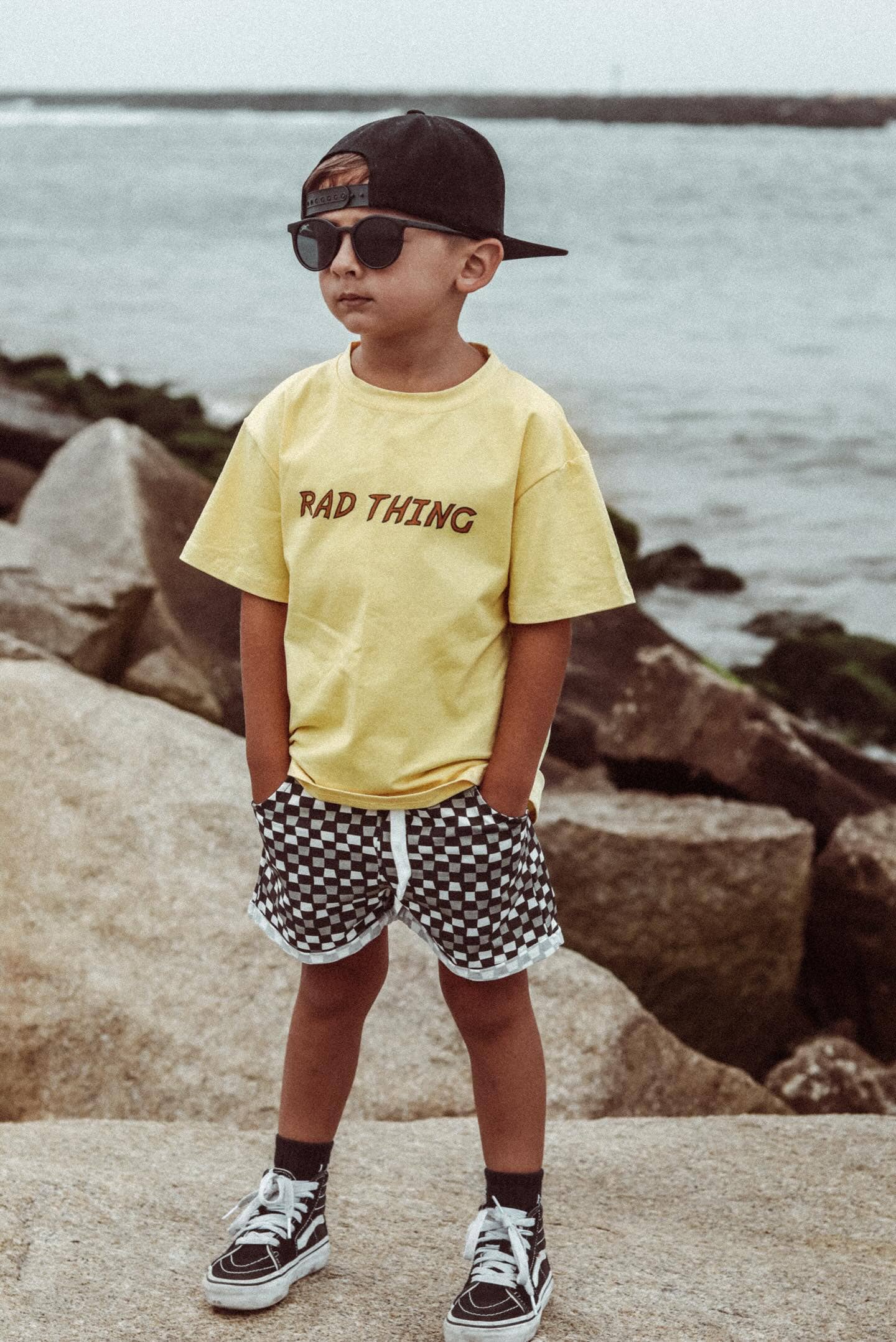 Little Rad Things - Vente T-shirt sérigraphié – enfant - Vêtements garçons Where The Rad Things Are jaune - Fabriqué aux USA5
