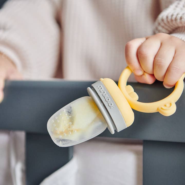 Gifterria LLC - Wholesale Feeding set – Baby - MinikOiOi Pulps Silicone Fruit and Vegetable Feeder5