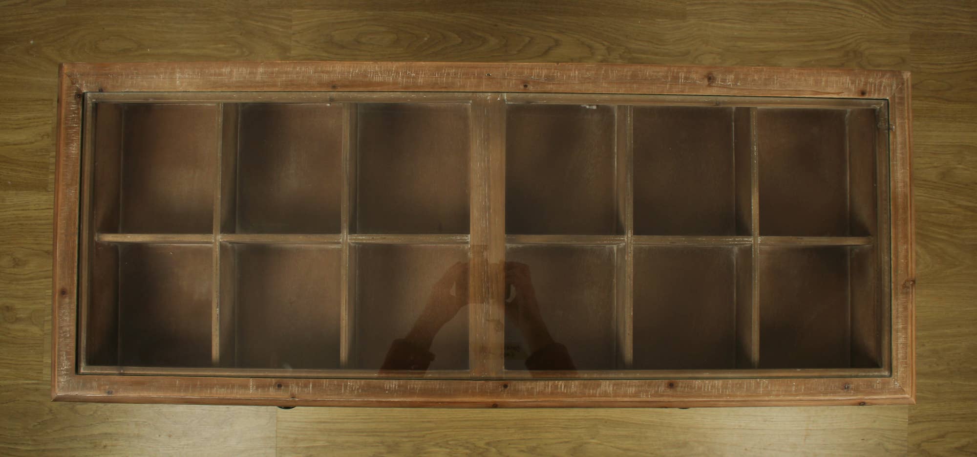 Originals International Ltd – Engroshandel Tebord – Wood Table Crafter – sidebord med glas- og træramme3