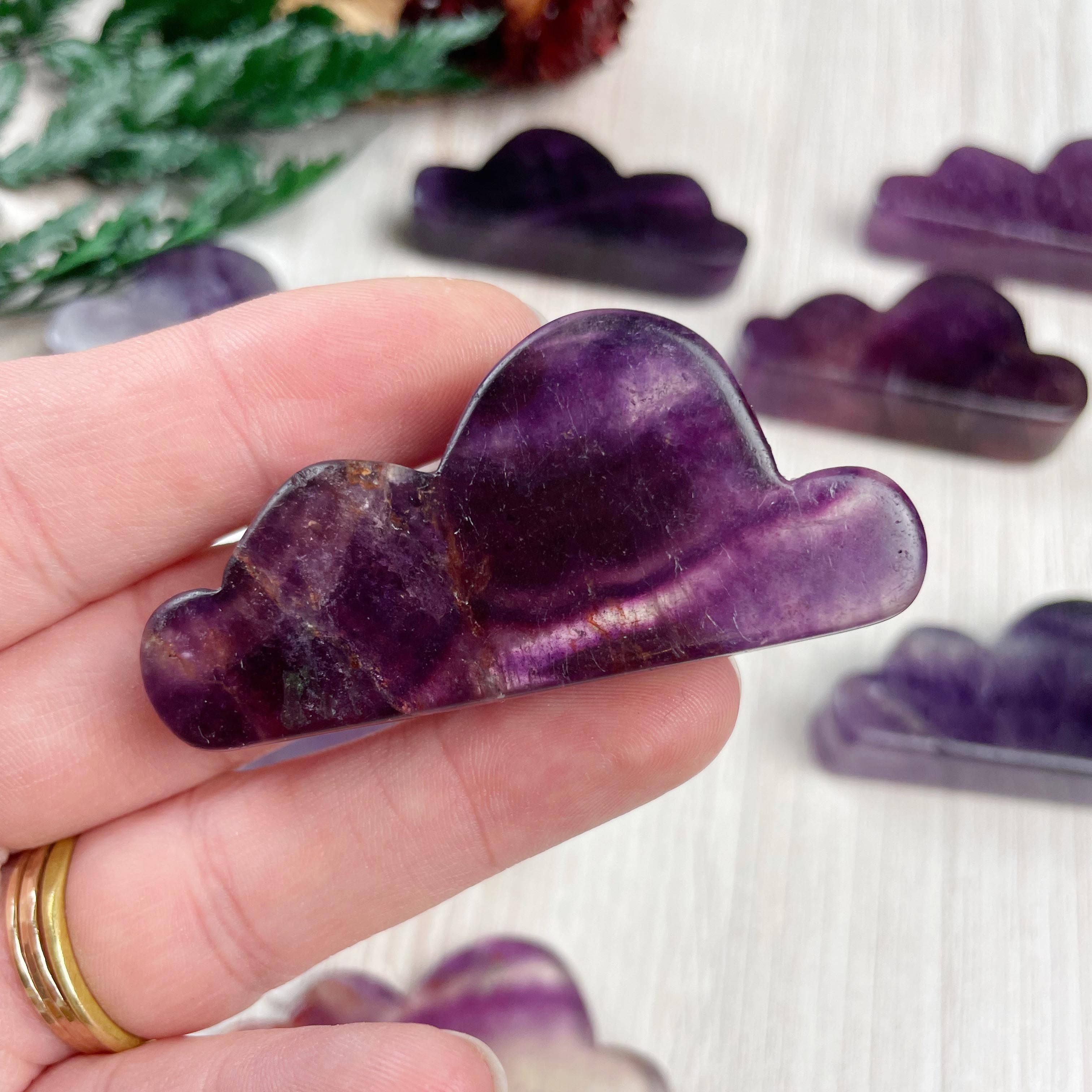 Ewelina Pas Jewelry - Vente Pierre et cristal de spiritualité - Sculpture sur nuage de fluorite violette5