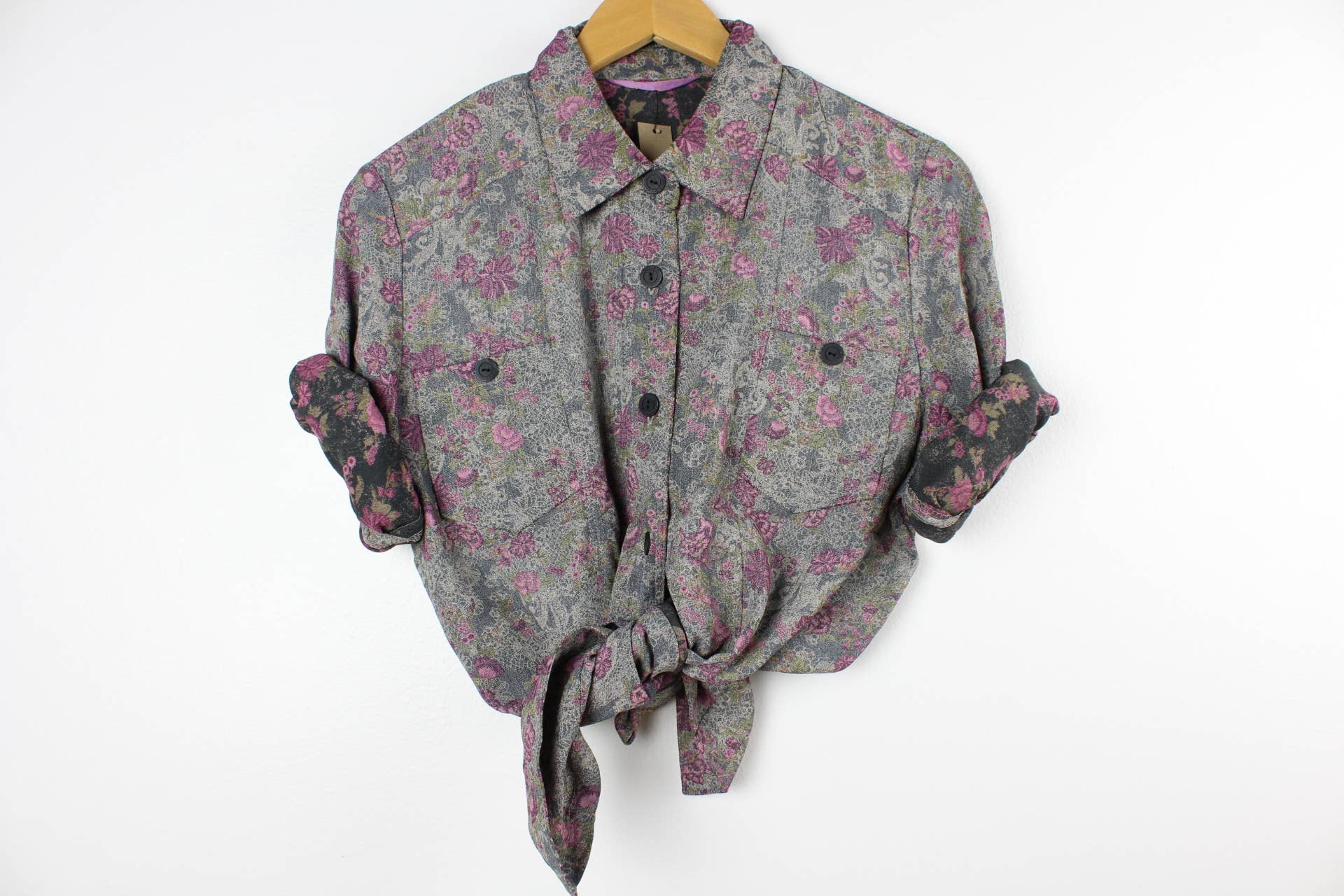 Sun's Out! - Vendita all'ingrosso Camicetta - Donna - Blusa a maniche lunghe con bottoni di seconda mano - Originale31