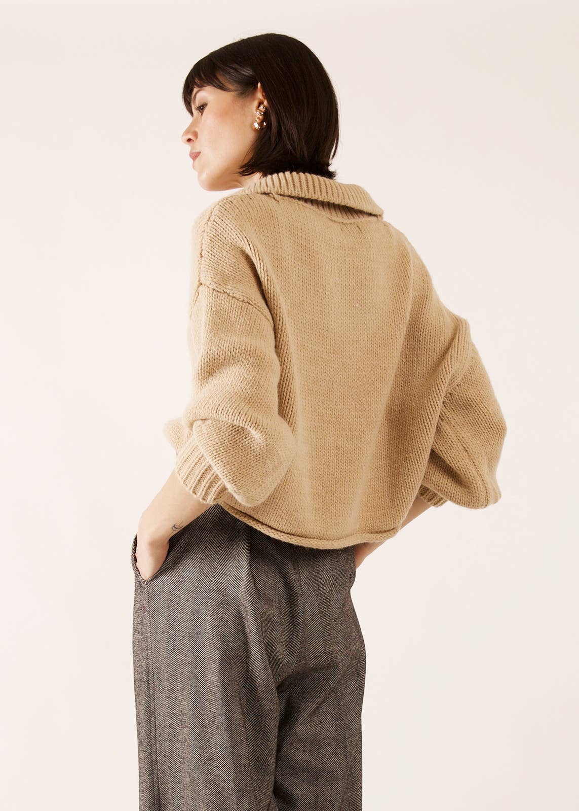 JULIA PARIS – wholesale Pullovertröja - Dam – Stickad tröja i blandad ull med skjortkrage5