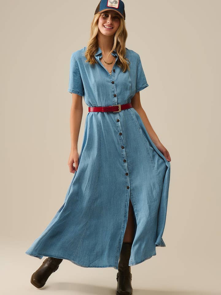 Abito lungo in tessuto Tencel azzurro con bottoni per la vendita all'ingrosso da parte di Q2—All Orders:Free Duties for the US,UK,and Canada