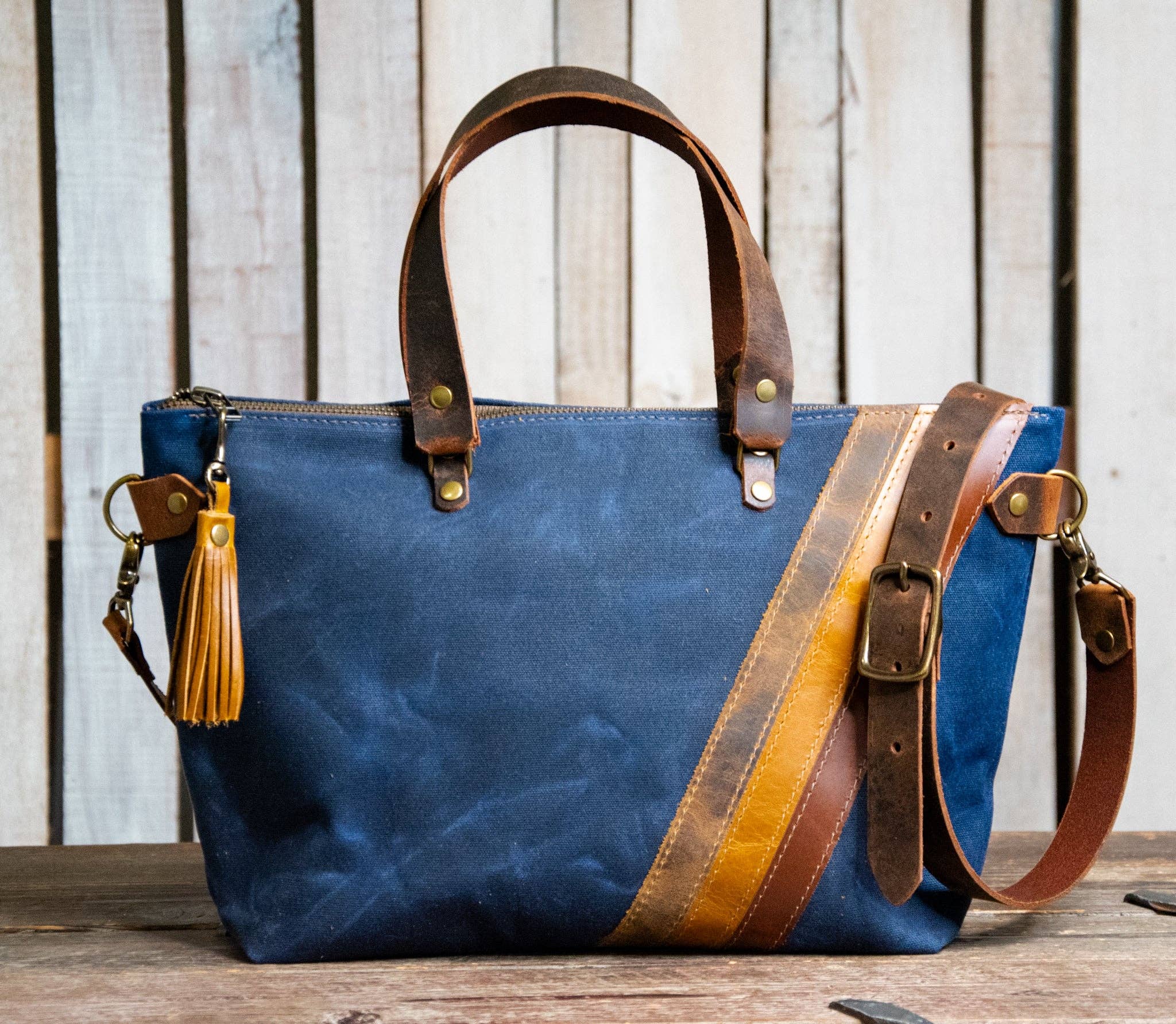 In Blue Handmade - Wholesale Tote Bag - Women's - Waxed Canvas 70's Small Bowler Bag | Lined2